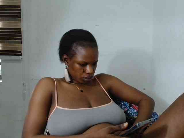Sweetncreamy webcam