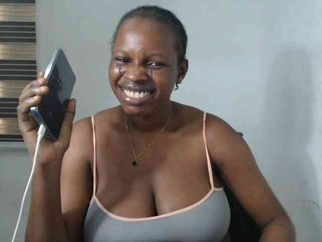 Sweetncreamy webcam