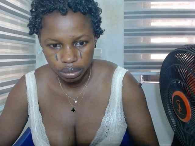 Sweetncreamy Live Webcam on BongaCams