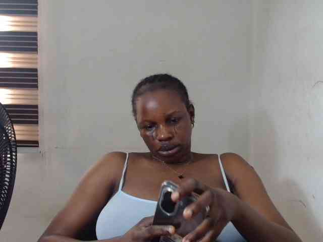 Sweetncreamy webcam
