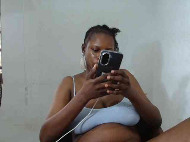 Sweetncreamy webcam