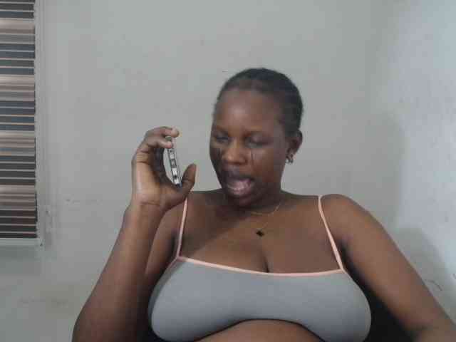 Sweetncreamy webcam