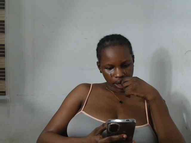 Sweetncreamy webcam