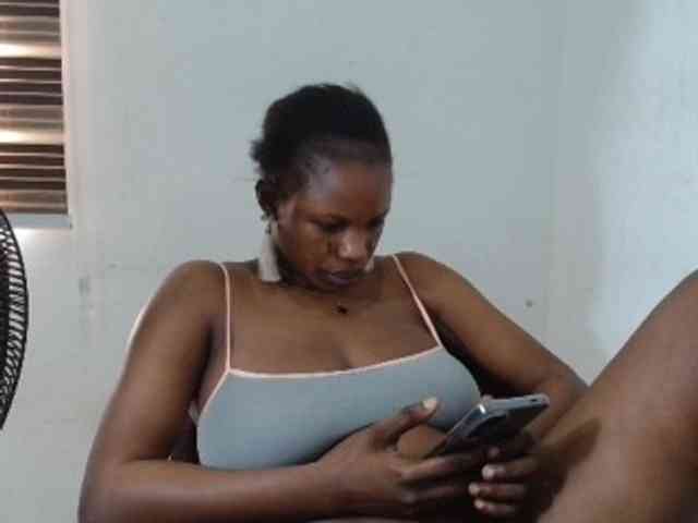 Model: Sweetncreamy