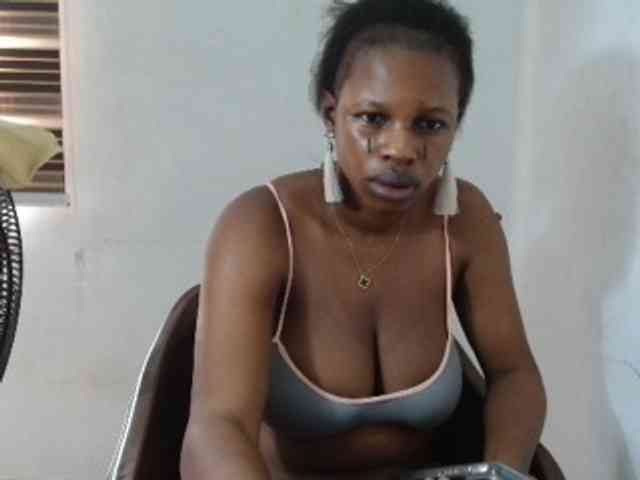 Sweetncreamy webcam