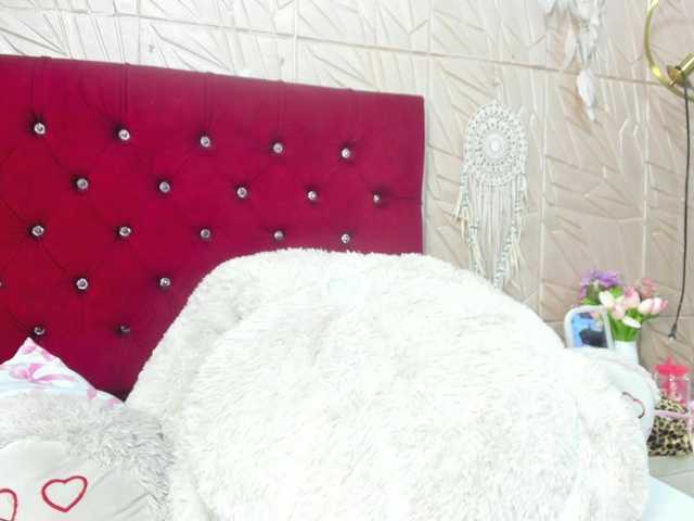 Nicol-Zurich live cam on BongaCams