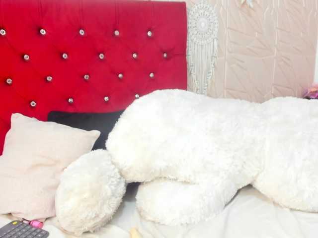 Nicol-Zurich live cam on BongaCams