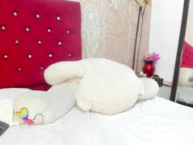 Nicol-Zurich live cam on BongaCams