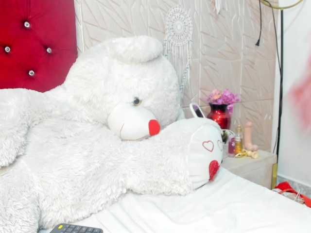 Nicol-Zurich live cam on BongaCams
