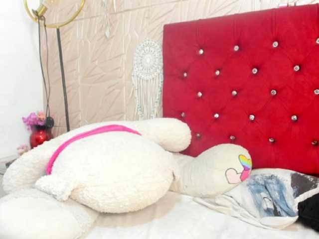 Nicol-Zurich live cam on BongaCams
