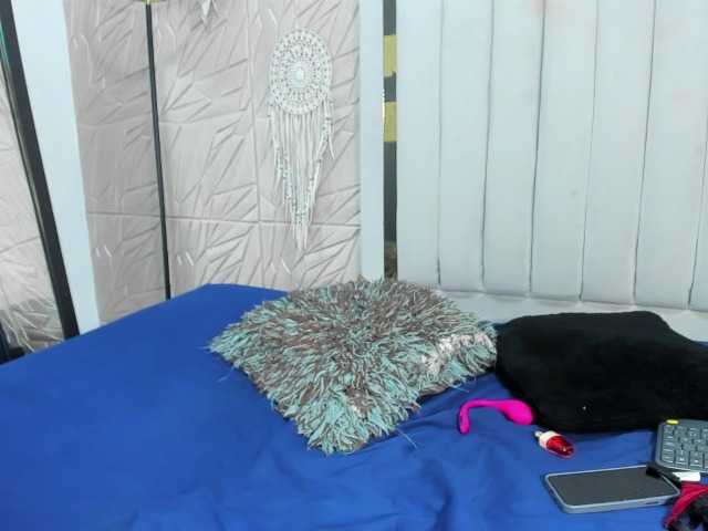 Nicol-Zurich live cam on BongaCams