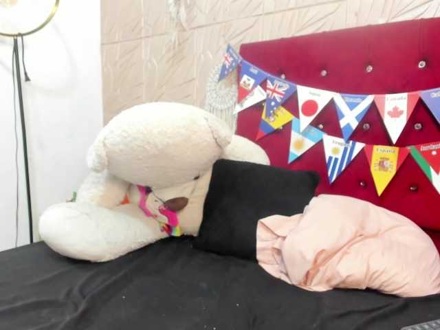 Nicol-Zurich live cam on BongaCams