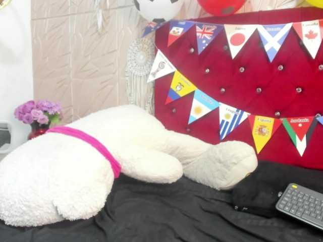 Nicol-Zurich live cam on BongaCams