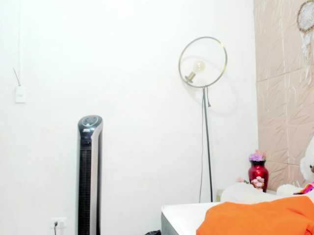 Nicol-Zurich live cam on BongaCams