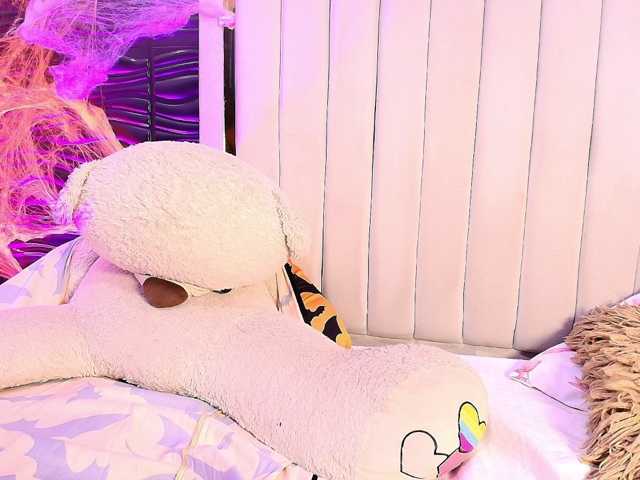 Nicol-Zurich live cam on BongaCams