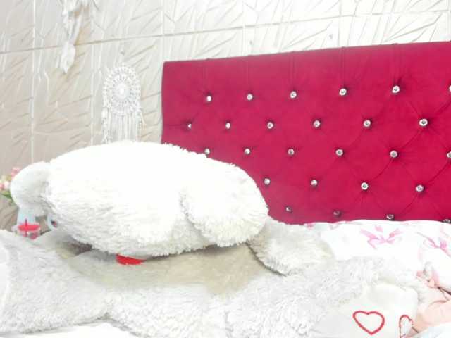 Nicol-Zurich live cam on BongaCams