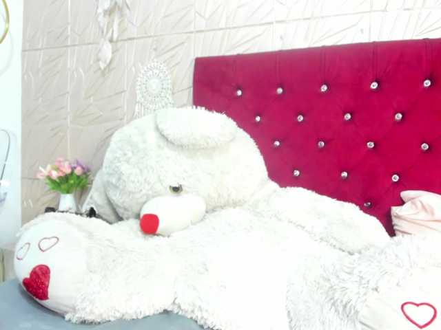 Nicol-Zurich live cam on BongaCams