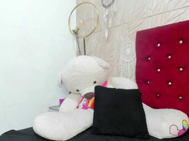 Nicol-Zurich live cam on BongaCams