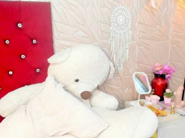 Nicol-Zurich live cam on BongaCams