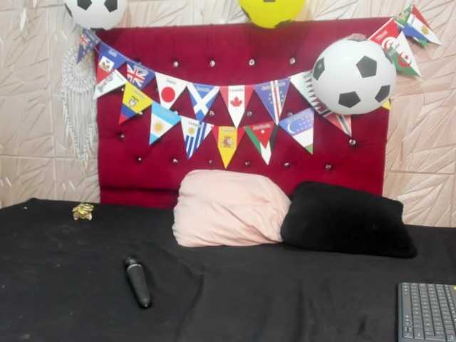 Nicol-Zurich live cam on BongaCams
