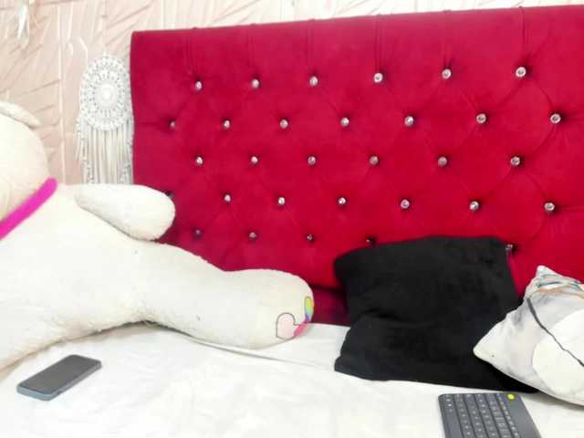 Nicol-Zurich live cam on BongaCams