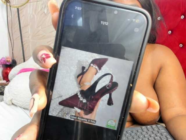 Nicol-Zurich live cam on BongaCams
