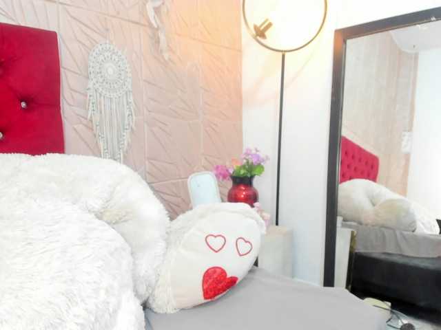 Nicol-Zurich live cam on BongaCams