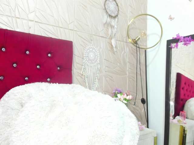 Nicol-Zurich live cam on BongaCams