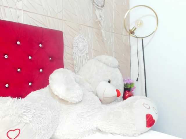Nicol-Zurich live cam on BongaCams