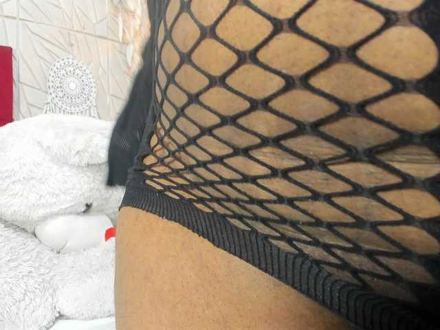 Nicol-Zurich live cam on BongaCams