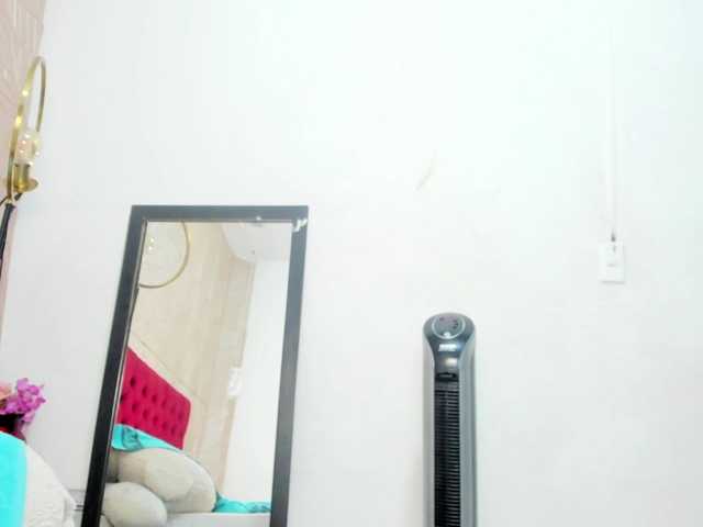 Nicol-Zurich live cam on BongaCams