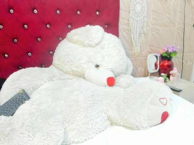 Nicol-Zurich live cam on BongaCams
