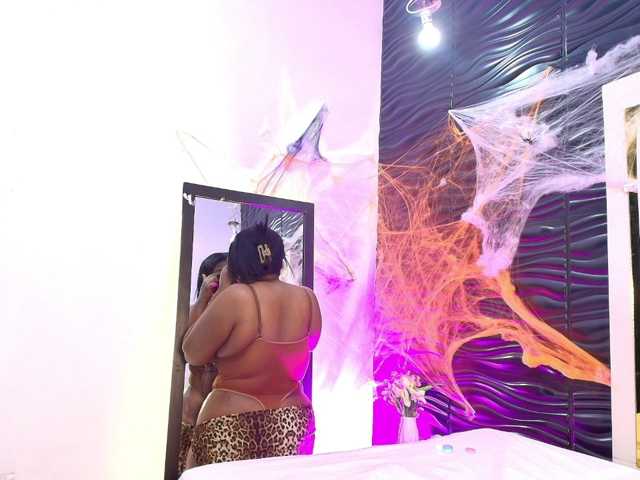 Nicol-Zurich live cam on BongaCams