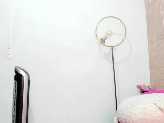 Nicol-Zurich live cam on BongaCams