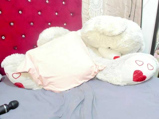 Nicol-Zurich live cam on BongaCams