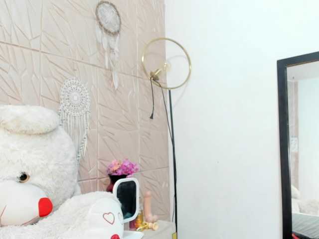 Nicol-Zurich live cam on BongaCams