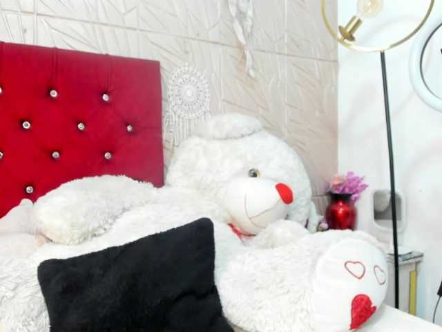 Nicol-Zurich live cam on BongaCams
