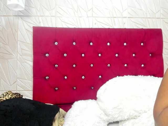 Nicol-Zurich live cam on BongaCams
