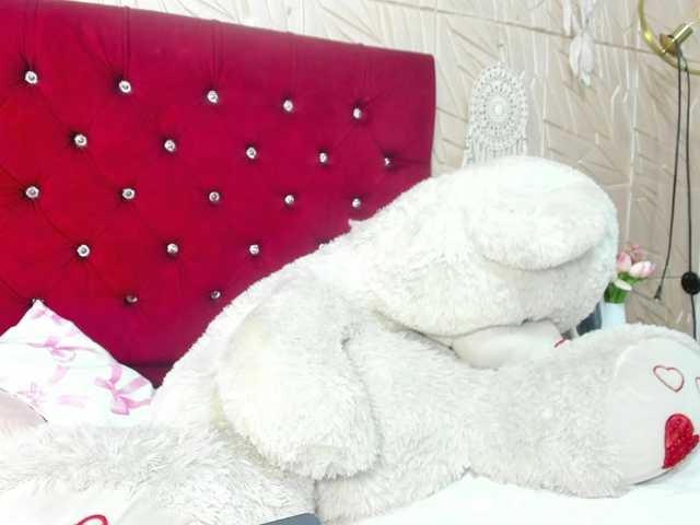 Nicol-Zurich live cam on BongaCams