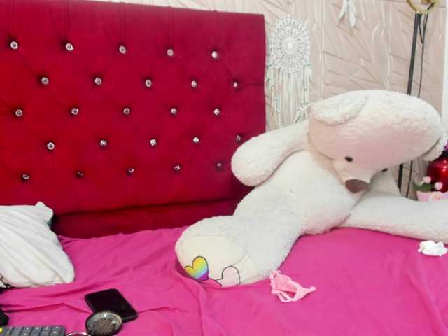 Nicol-Zurich live cam on BongaCams