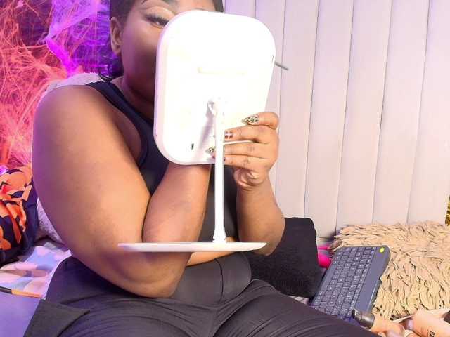 Nicol-Zurich live cam on BongaCams