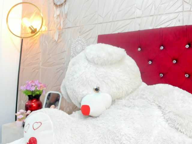 Nicol-Zurich live cam on BongaCams