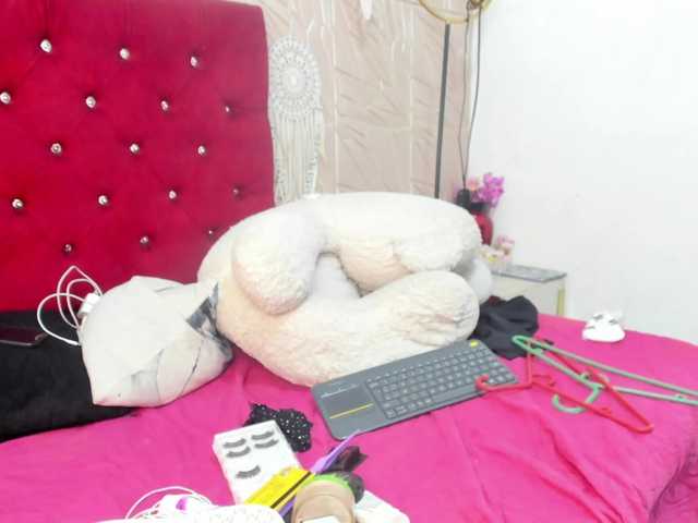 Nicol-Zurich live cam on BongaCams