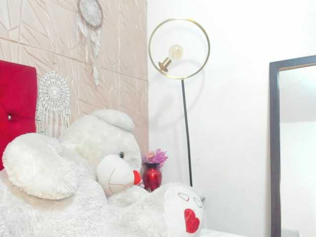 Nicol-Zurich live cam on BongaCams