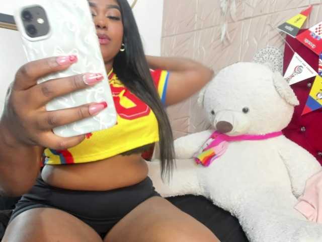 Nicol-Zurich live cam on BongaCams