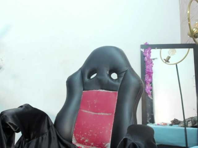 Nicol-Zurich live cam on BongaCams