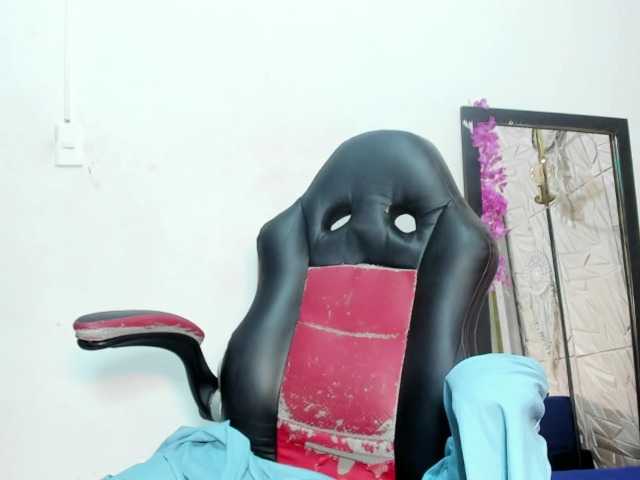 Nicol-Zurich live cam on BongaCams