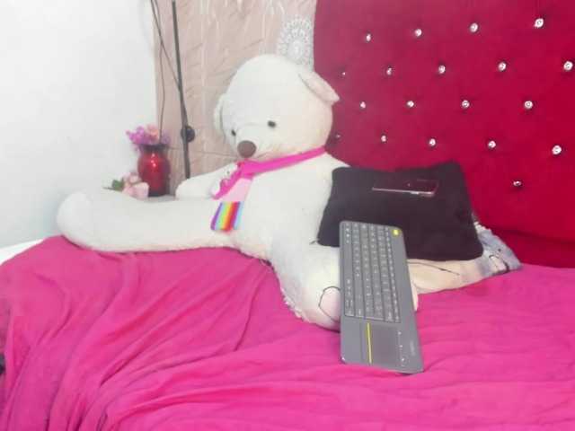 Nicol-Zurich live cam on BongaCams