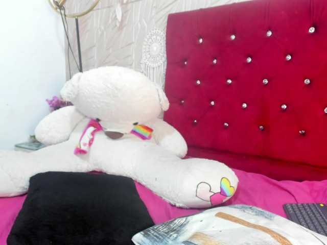 Nicol-Zurich live cam on BongaCams