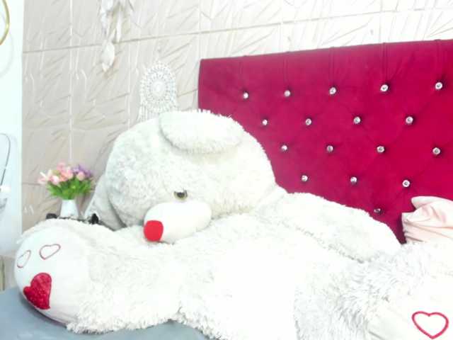 Nicol-Zurich live cam on BongaCams